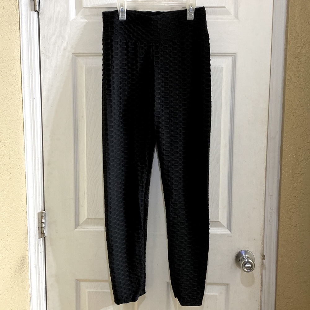 Women’s butt scrunch leggings